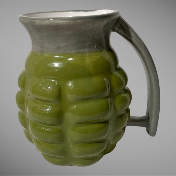 Big Mouth, Inc Complaint Department Coffee Mug Green - Picture 2 of 3